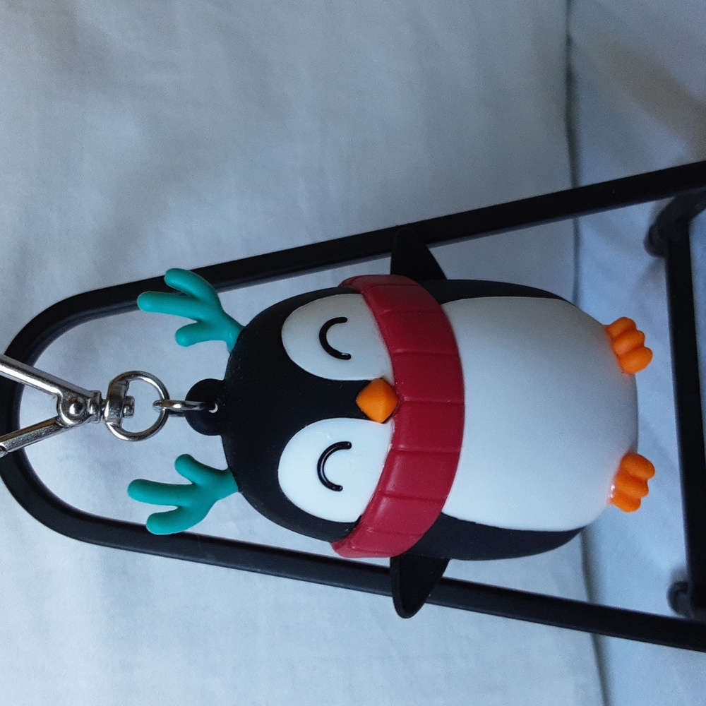 Bath & Body Works pocketbac penguin